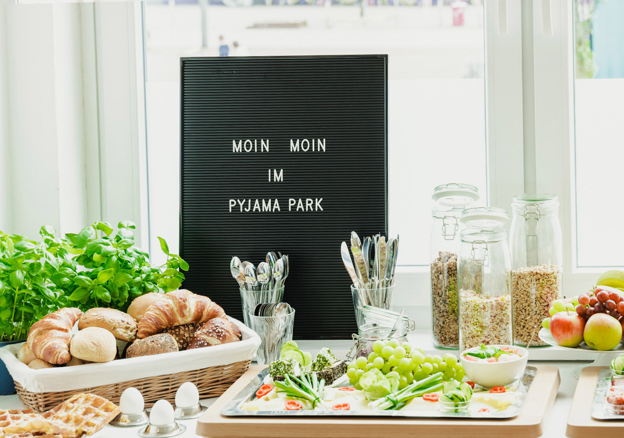 Pyjama-Park-frühstück